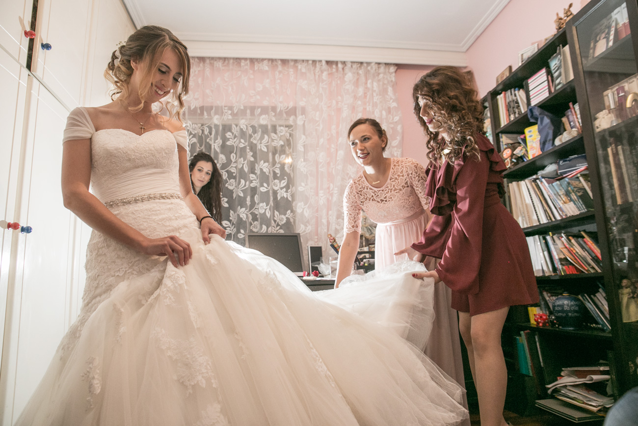 preperation-of-a-greek-bride