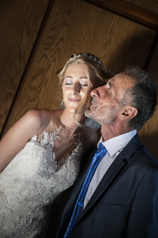 bride-and-her-dad